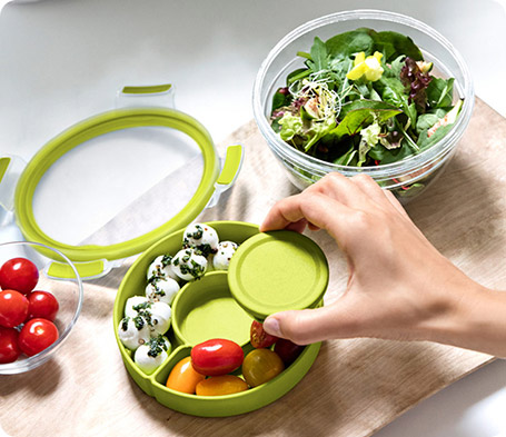 Ensaladas frescas con los recipientes Master Seal To Go