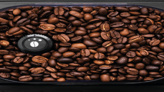 Incluye lechero y boquilla de vapor para un delicioso café con leche espumada