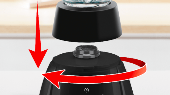 Sistema de seguridad de bloqueo que asegura el vaso a la base del motor.